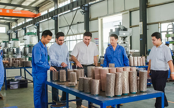 金剛石鋸片切割不同材質(zhì)石材對(duì)性能的影響 金剛石鋸片切割不同材質(zhì)石材對(duì)性能的影響